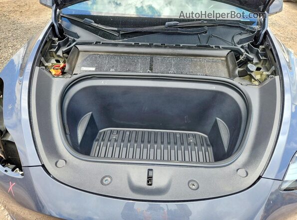 7SAYGDEE4PA077685 2023 TESLA MODEL Charcoal Շարժիչի բաժամունքի տեսք