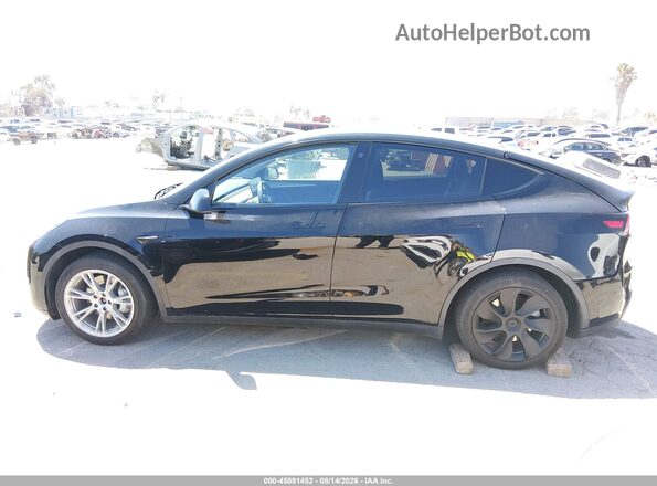 7SAYGDEE4PA079159 2023 TESLA MODEL Y Black Widok wnętrza 360 stopni