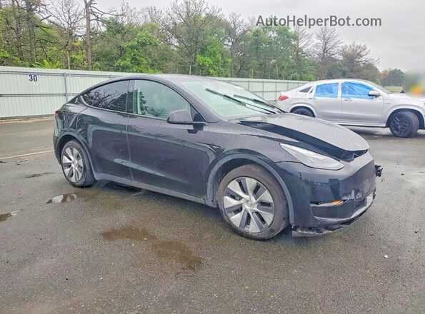 7SAYGDEE4PA180458 2023 TESLA MODEL Черный Передняя правая четверть