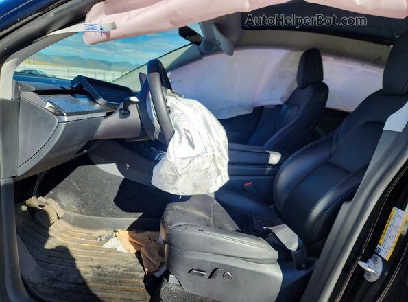 7SAYGDEE4PF711290 2023 TESLA MODEL Черный Вид салона спереди