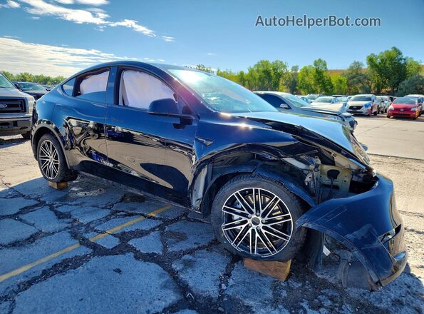 7SAYGDEE4PF711290 2023 TESLA MODEL Черный Передняя правая четверть