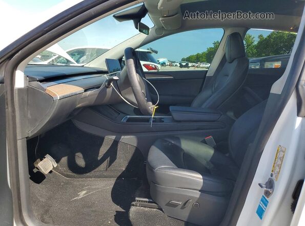 7SAYGDEE4PF786989 2023 TESLA MODEL Белый Вид салона спереди