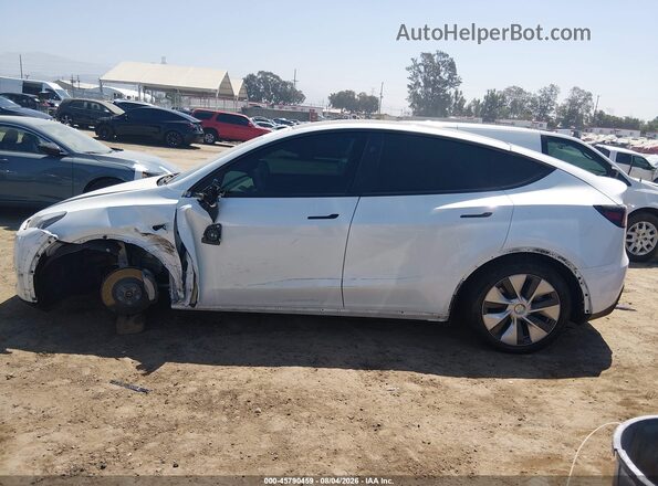7SAYGDEE4RA231301 2024 TESLA MODEL Y White Սալոնի 360 աստիճան տեսք