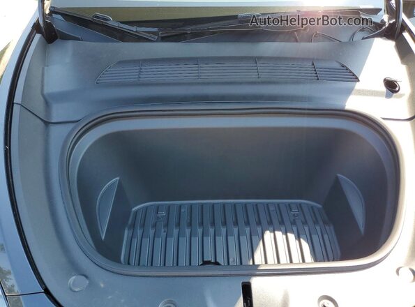 7SAYGDEE4RF013801 2024 TESLA MODEL Серый Вид подкапотного пространства