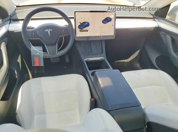 7SAYGDEE4RF083704 2024 TESLA MODEL Blue Vista del salpicadero