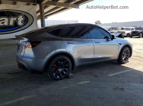 7SAYGDEE4RF154724 2024 TESLA MODEL Silver უკანა მარჯვენა
