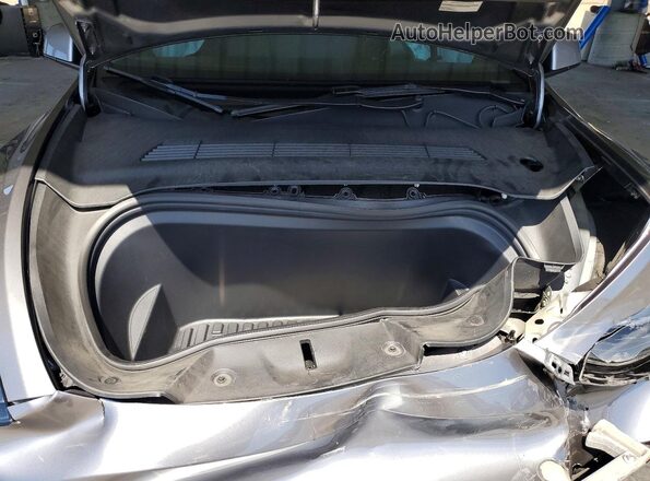 7SAYGDEE4RF154724 2024 TESLA MODEL Silver უკანა სალონის ხედი