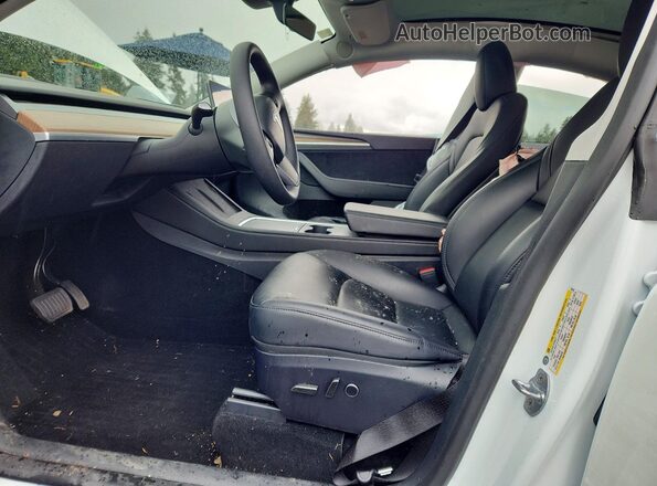 7SAYGDEE4RF190459 2024 TESLA MODEL White წინა სალონის ხედი
