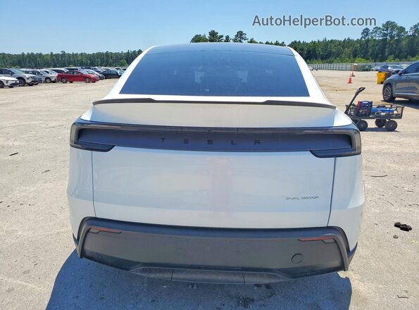 7SAYGDEE4TA390696 2026 TESLA MODEL White Вид ззаду