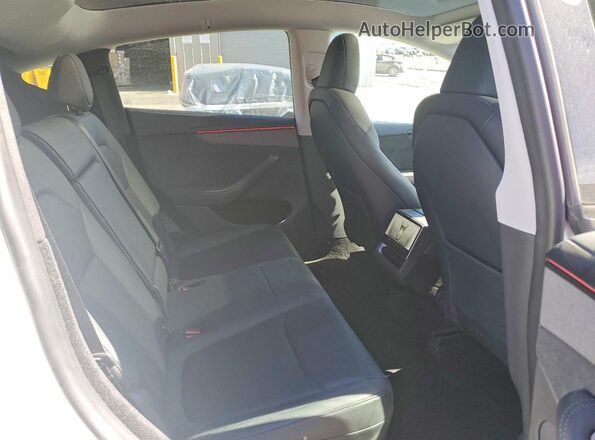 7SAYGDEE4TF417561 2026 TESLA MODEL White უკანა სავარძლების ხედი