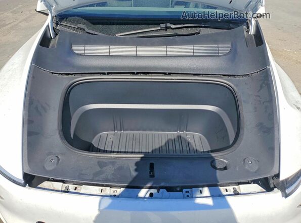 7SAYGDEE4TF417561 2026 TESLA MODEL White უკანა სალონის ხედი