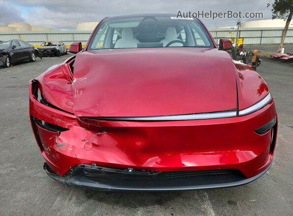7SAYGDEE4TF514940 2026 TESLA MODEL Красный Вид спереди