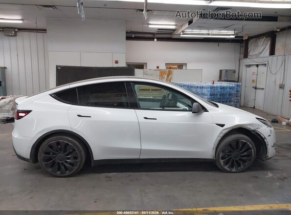 7SAYGDEE5NF355364 2022 TESLA MODEL Y Белый Вид задней части салона
