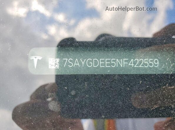 7SAYGDEE5NF422559 2022 TESLA MODEL Белый Вид наклейки с VIN-кодом