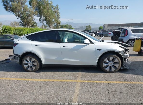 7SAYGDEE5PA120902 2023 TESLA MODEL Y White სალონის 360-გრადუსიანი ხედი