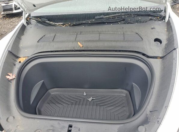 7SAYGDEE5PA143130 2023 TESLA MODEL White Vista interior trasera