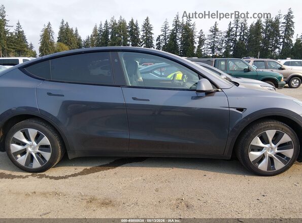 7SAYGDEE5PF960083 2023 TESLA MODEL Y Gray 360 interior view
