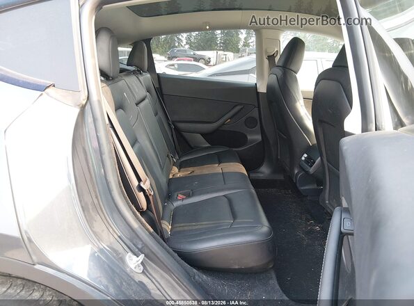 7SAYGDEE5PF960083 2023 TESLA MODEL Y Gray VIN sticker view