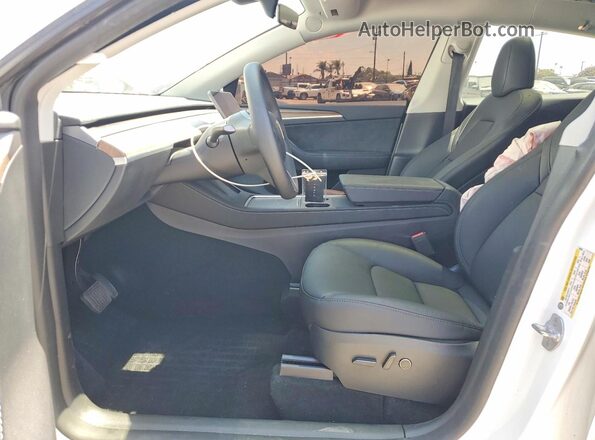 7SAYGDEE5RF081637 2024 TESLA MODEL Белый Вид салона спереди
