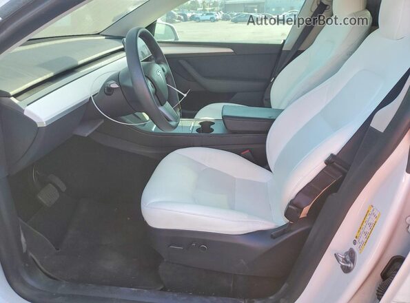 7SAYGDEE5RF105533 2024 TESLA OTHER White წინა სალონის ხედი