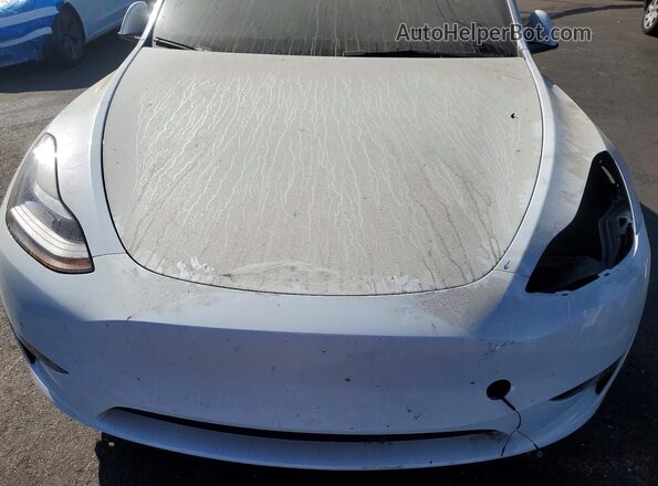 7SAYGDEE5RF105533 2024 TESLA OTHER White უკანა სალონის ხედი