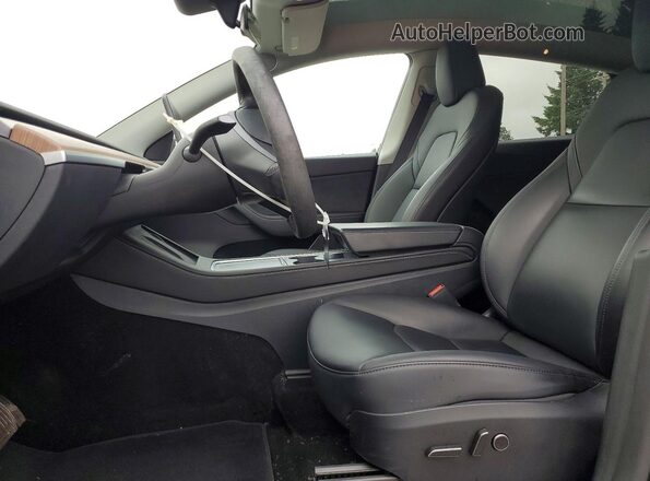 7SAYGDEE5SF286509 2025 TESLA MODEL Gray Widok wnętrza z przodu