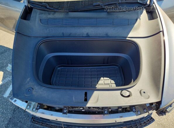7SAYGDEE5TF329439 2026 TESLA MODEL Gray Vista del compartimento del motor