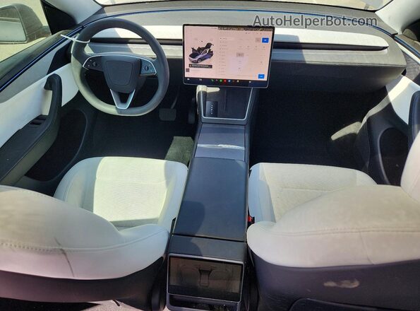 7SAYGDEE5TF329439 2026 TESLA MODEL Gray Vista del salpicadero