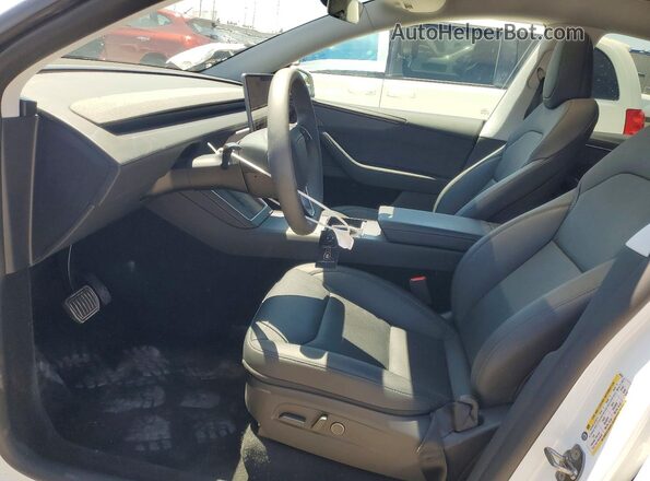 7SAYGDEE5TF349139 2026 TESLA MODEL White წინა სალონის ხედი