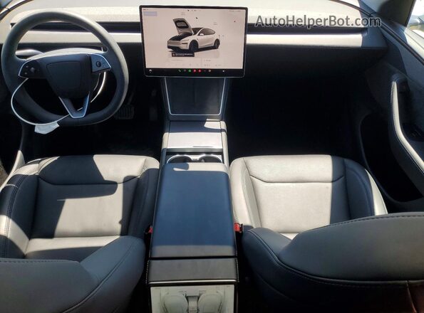 7SAYGDEE5TF349139 2026 TESLA MODEL White წინა პანელის ხედი