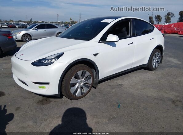 7SAYGDEE6PA065442 2023 TESLA MODEL Y Белый Передняя левая четверть