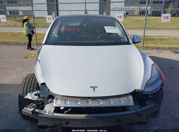 7SAYGDEE6PA113537 2023 TESLA MODEL Y White Vista del cuadro de instrumentos