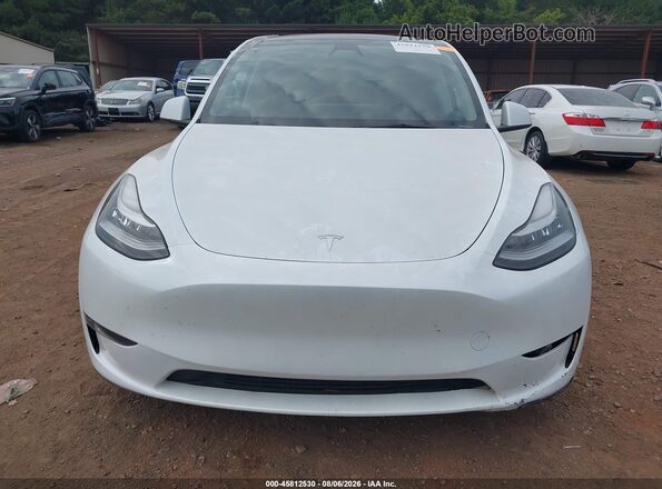 7SAYGDEE6PA146554 2023 TESLA MODEL Y White Widok deski rozdzielczej