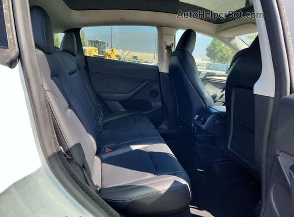 7SAYGDEE6PF958035 2023 TESLA MODEL Белый Вид задних сидений