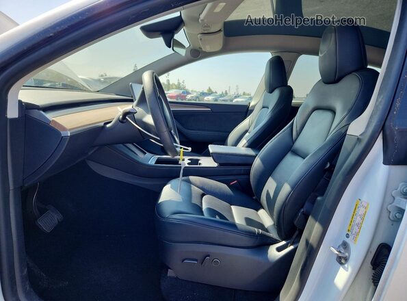 7SAYGDEE6PF958035 2023 TESLA MODEL Белый Вид салона спереди