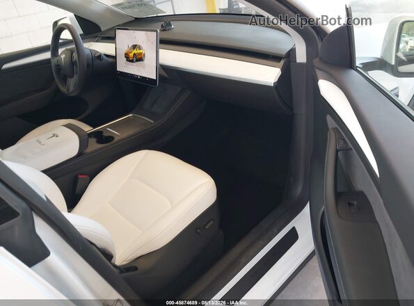 7SAYGDEE6RF051109 2024 TESLA MODEL Y White Սալոնի դիմացի տեսք