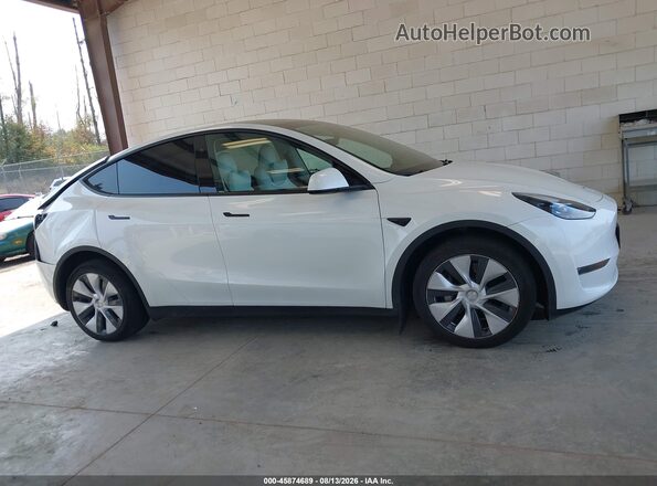 7SAYGDEE6RF051109 2024 TESLA MODEL Y White Սարքավորումների վահանակի տեսք