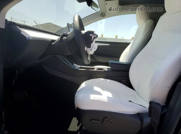7SAYGDEE6RF069092 2024 TESLA MODEL Black Vista interior delantera