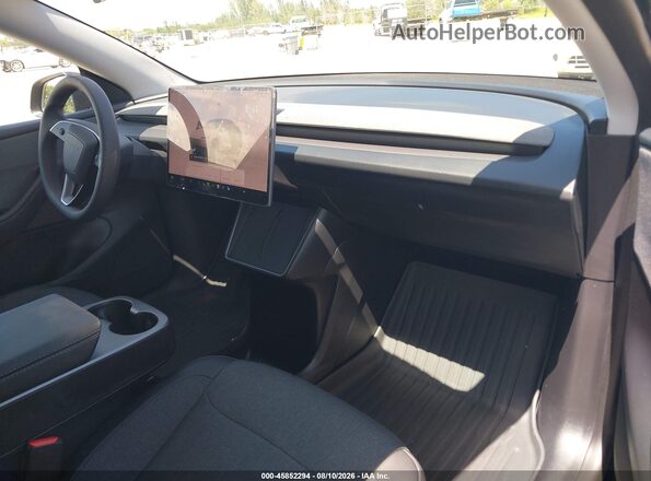 7SAYGDEE6TA637300 2026 TESLA MODEL Y Black Front interior view