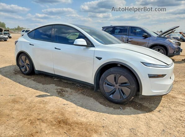 7SAYGDEE6TF350378 2026 TESLA MODEL Белый Передняя правая четверть