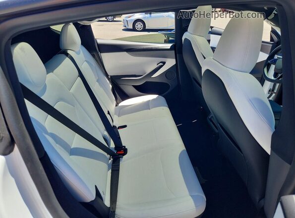 7SAYGDEE6TF577781 2026 TESLA MODEL Белый Вид задних сидений