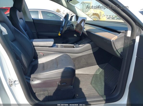 7SAYGDEE7NF423390 2022 TESLA MODEL Y White Vista interior delantera