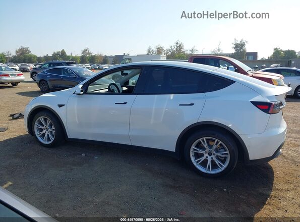 7SAYGDEE7NF423390 2022 TESLA MODEL Y White 