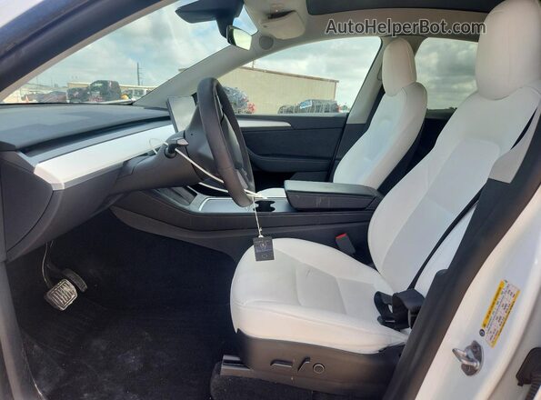 7SAYGDEE7NF517981 2022 TESLA MODEL Белый Вид салона спереди