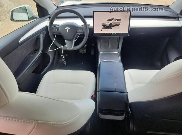 7SAYGDEE7NF517981 2022 TESLA MODEL Белый Вид панели приборов