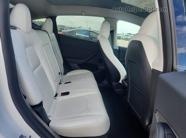 7SAYGDEE7NF517981 2022 TESLA MODEL Белый Вид задних сидений