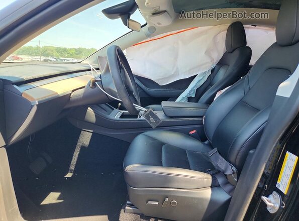 7SAYGDEE7PA188005 2023 TESLA MODEL Черный Вид салона спереди