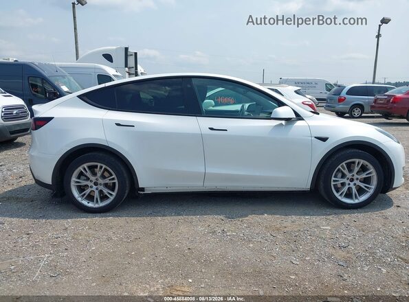 7SAYGDEE7PF703555 2023 TESLA MODEL Y White Вид задньої частини салону