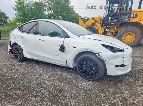 7SAYGDEE7PF896256 2023 TESLA MODEL Белый Передняя правая четверть