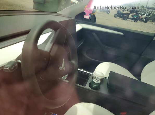 7SAYGDEE7RA227968 2024 TESLA MODEL Gray Սարքավորումների վահանակի տեսք